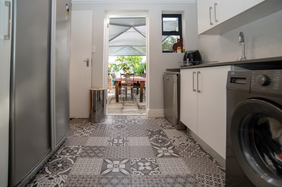 3 Bedroom Property for Sale in Claremont Western Cape